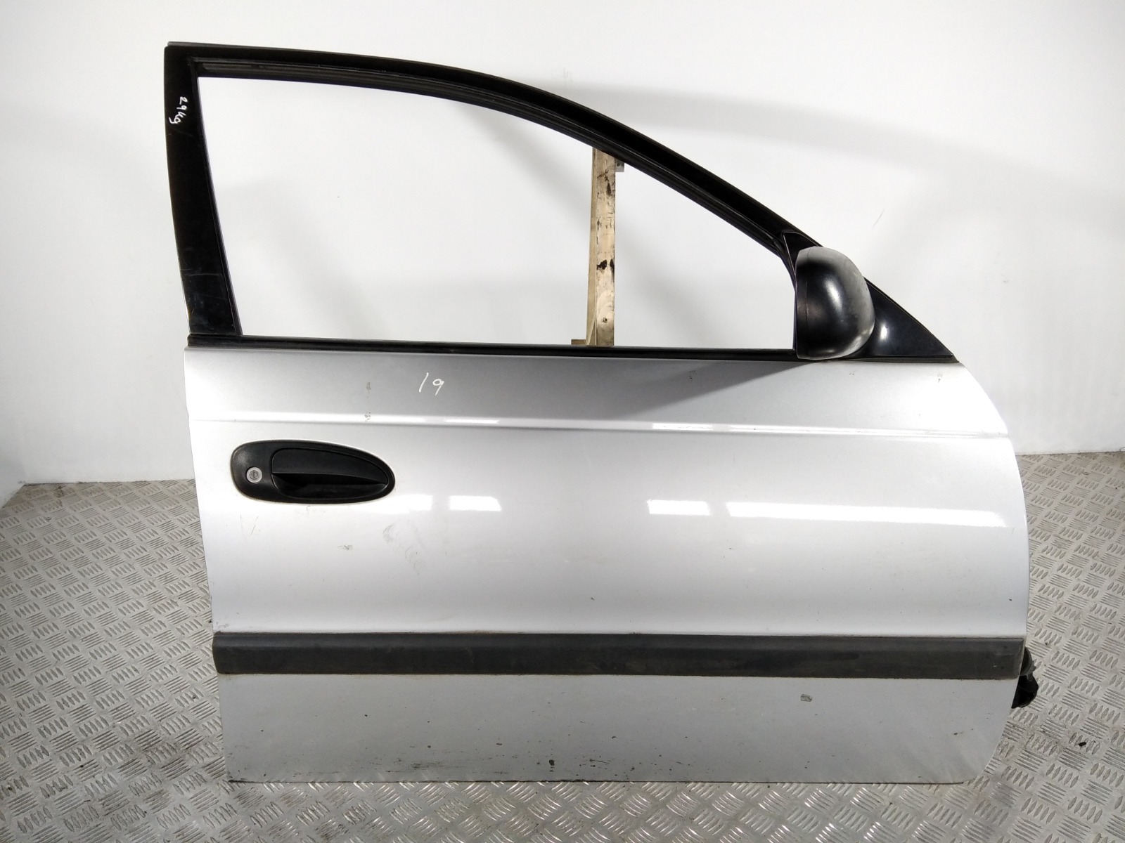 Дверь передняя правая Toyota Avensis 2001 1.8 i контрактная