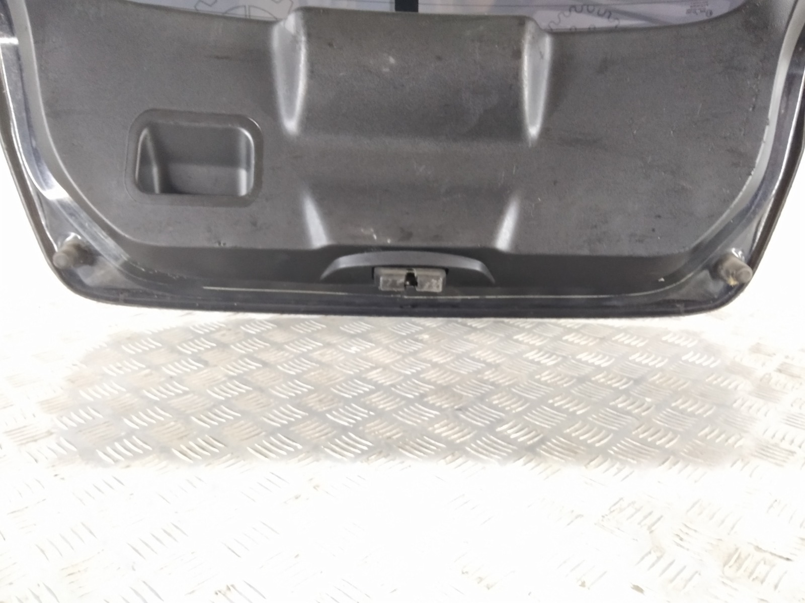 Крышка багажника Ford Fiesta 1.6 TDCi