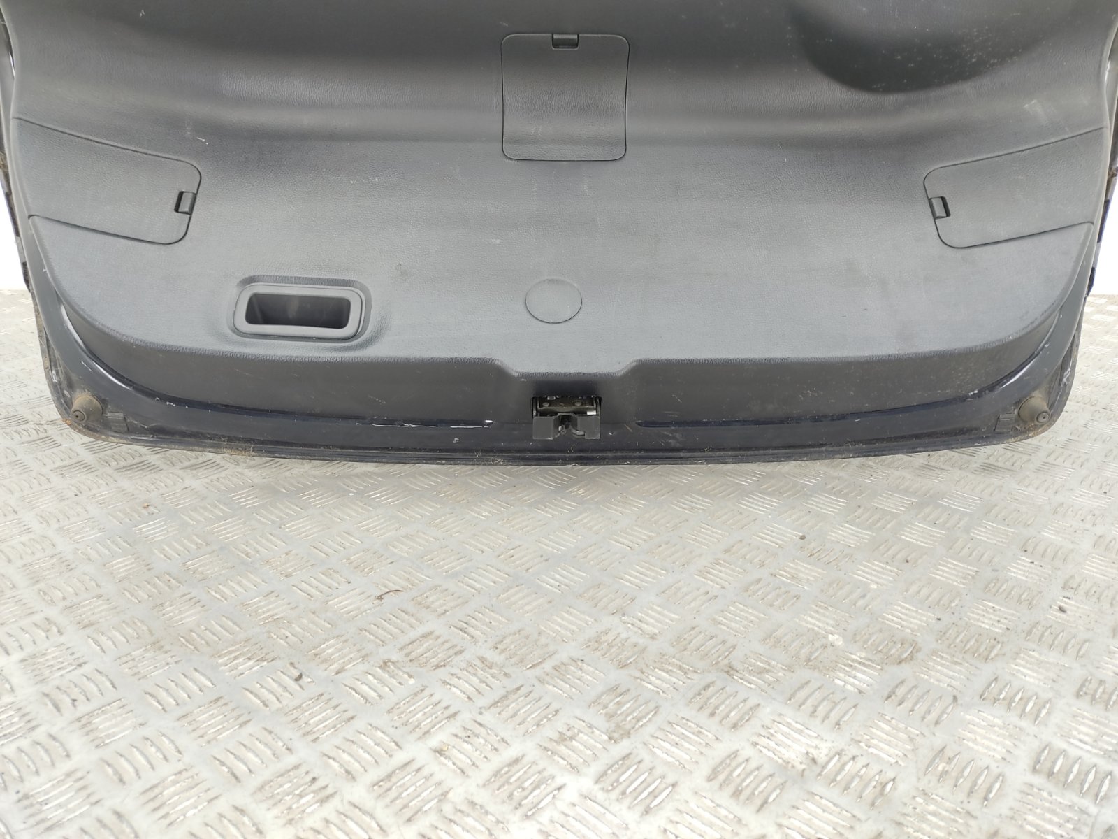 Крышка багажника Mazda 6 2.0 i