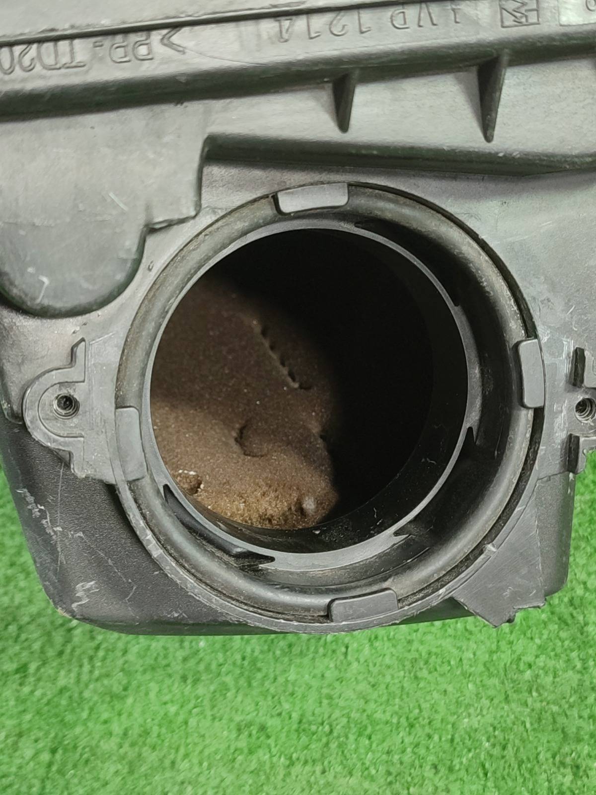 Корпус воздушного фильтра V40 VW29 B4204T3