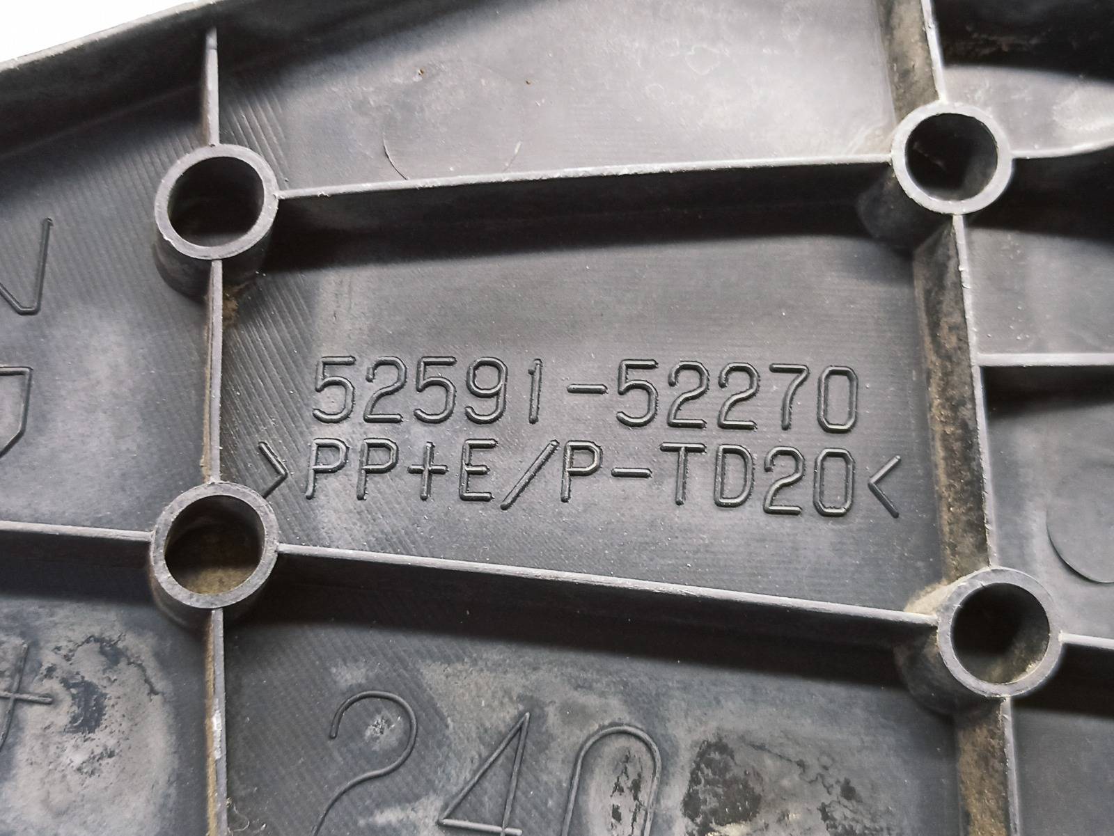 Подкрылок задний правый TOYOTA VITZ KSP90 1KR-FE