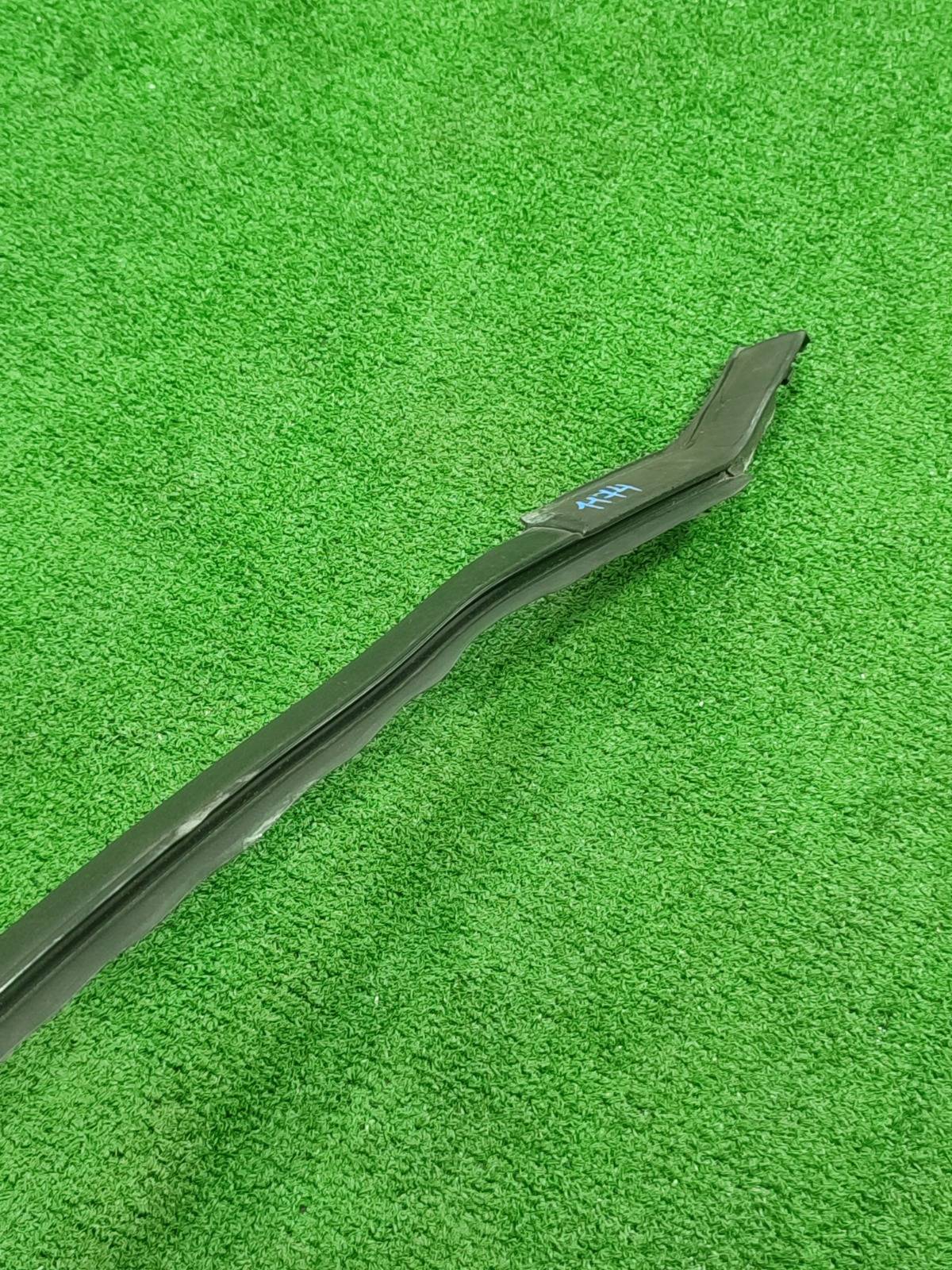 Молдинг на крышу COLT PLUS 2005 Z23W 4A91