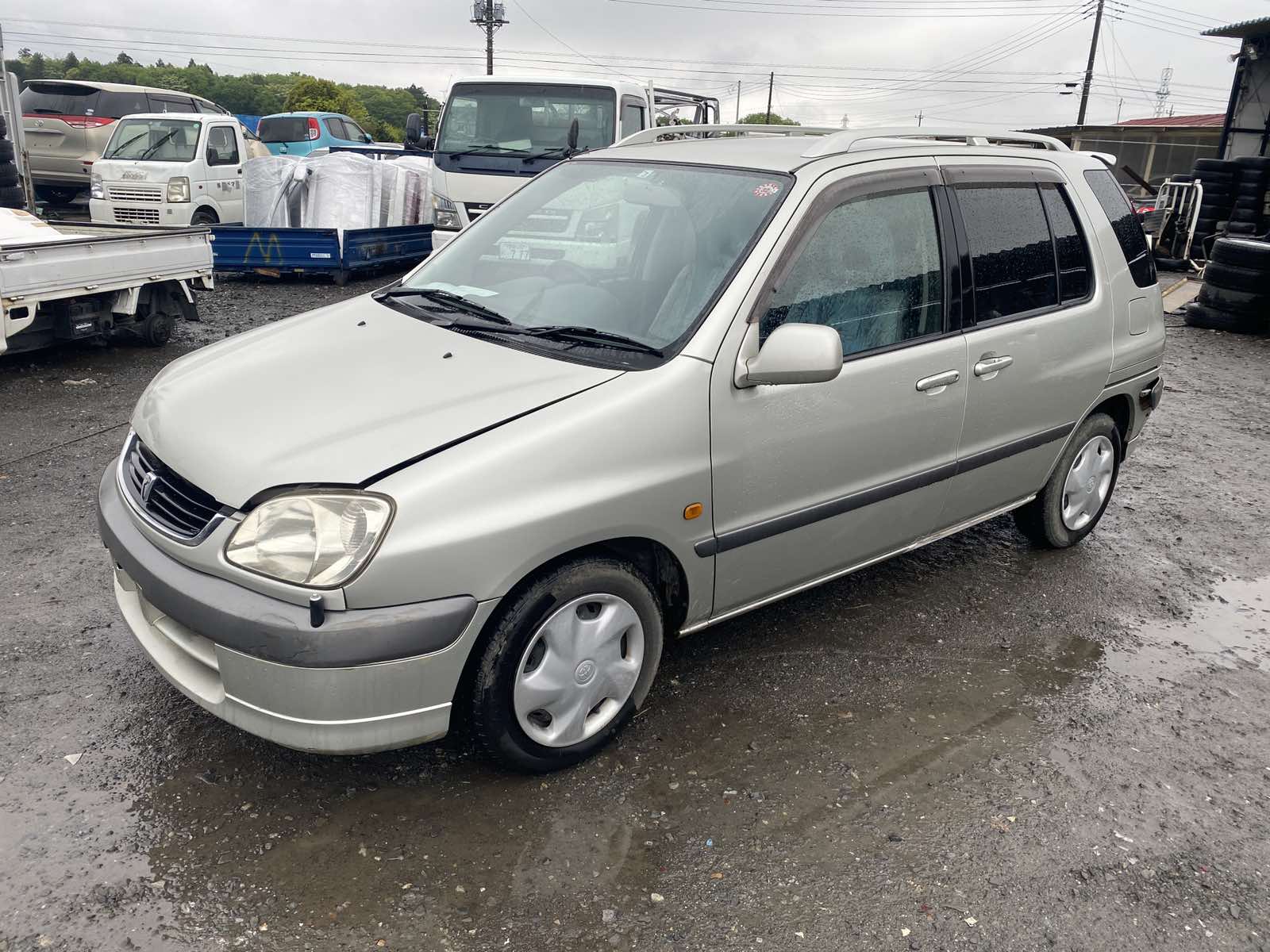 TOYOTA RAUM 1999