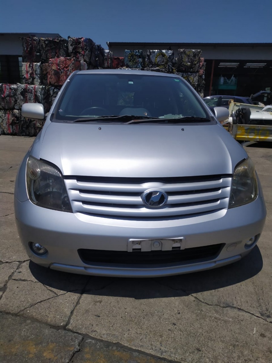 TOYOTA IST 2005