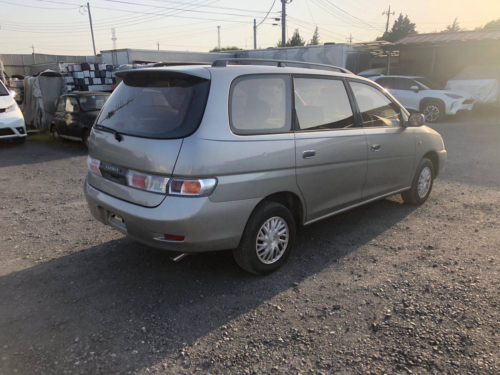 TOYOTA GAIA 2000