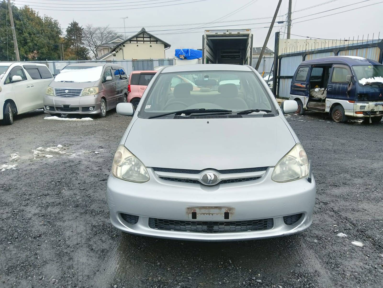 TOYOTA PLATZ 2004