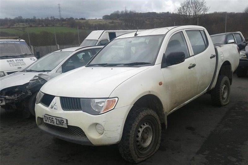 Авто на разбор Mitsubishi L200 2010 KB4T контрактная