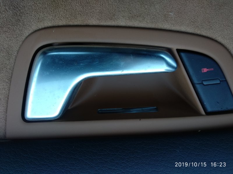 Ручка двери внутренняя задняя правая AUDI A8 2002-2009 4E2 BGK Б/У