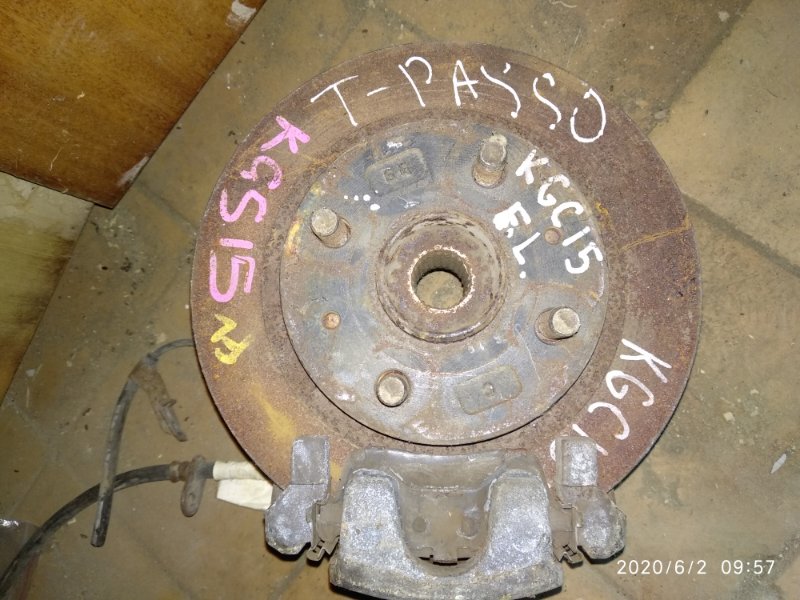 Тормозной диск передний левый toyota passo KGC15 43512-97201 Б/У