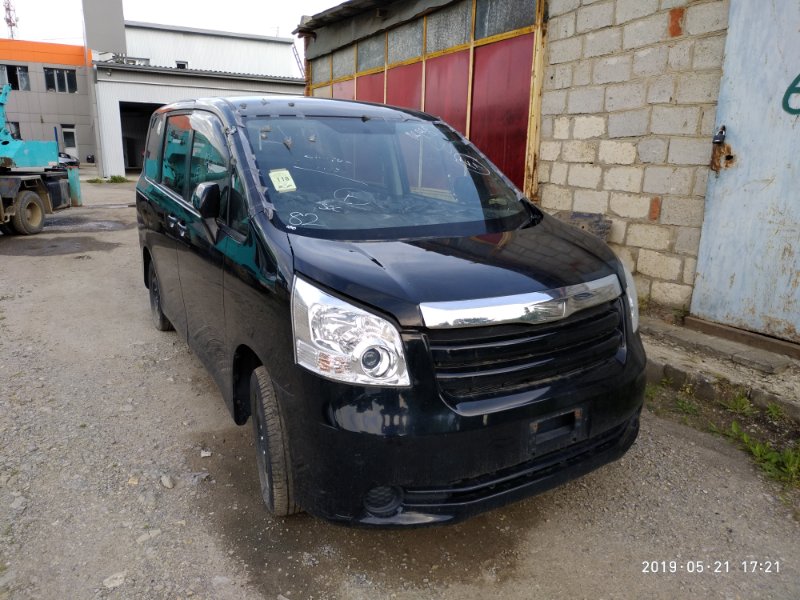 Кулак поворотный передний правый TOYOTA NOAH 2007-2013 ZRR70G 3ZR FE 4321244040 Б/У