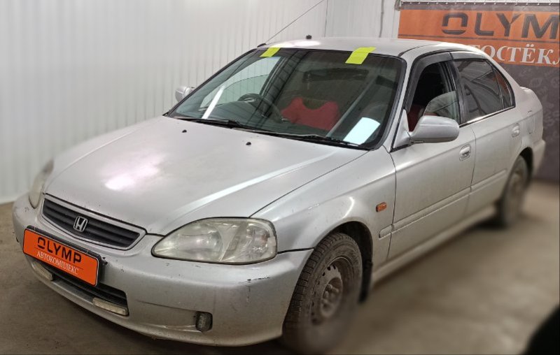 Стекло лобовое переднее Civic 1995-2006 EK3