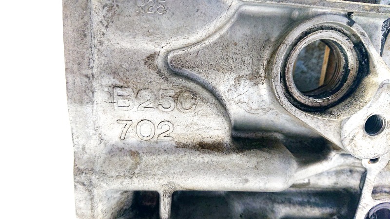 Блок цилиндров Forester 2002 - 2007 SG ej255