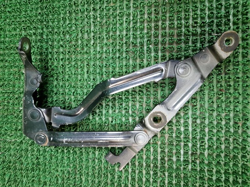 Петля багажника левая Mazda 6 2002-2008 GG Петля багажника левая Mazda 6 2002-2008 GG