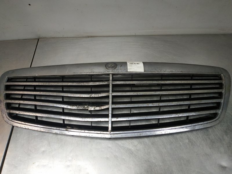 Решетка радиатора передняя Mercedes-Benz S-Class W221 2218800083 Б/У