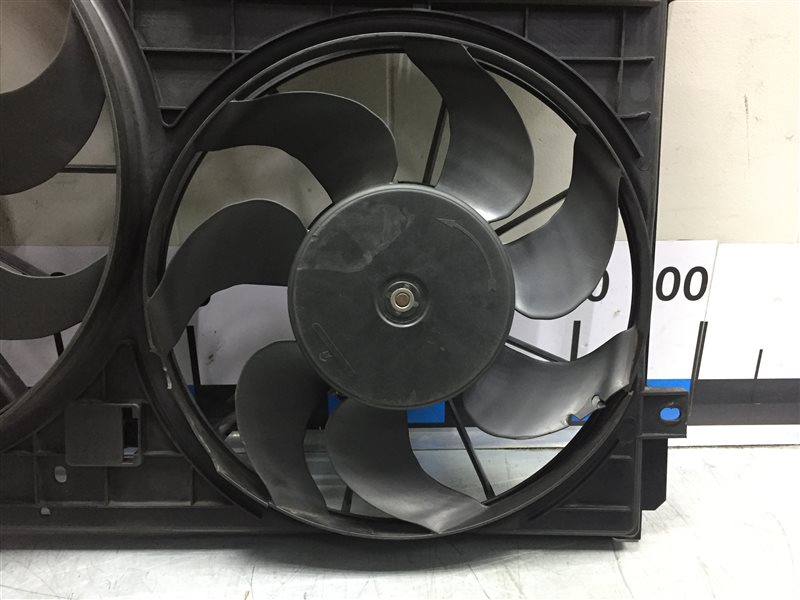 Вентилятор радиатора Volkswagen Passat B6 3C2 CDAA