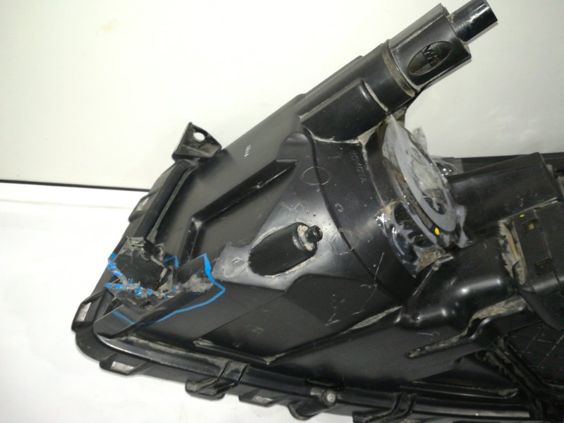 Фара передняя правая RAV4 2009-2011 XA30