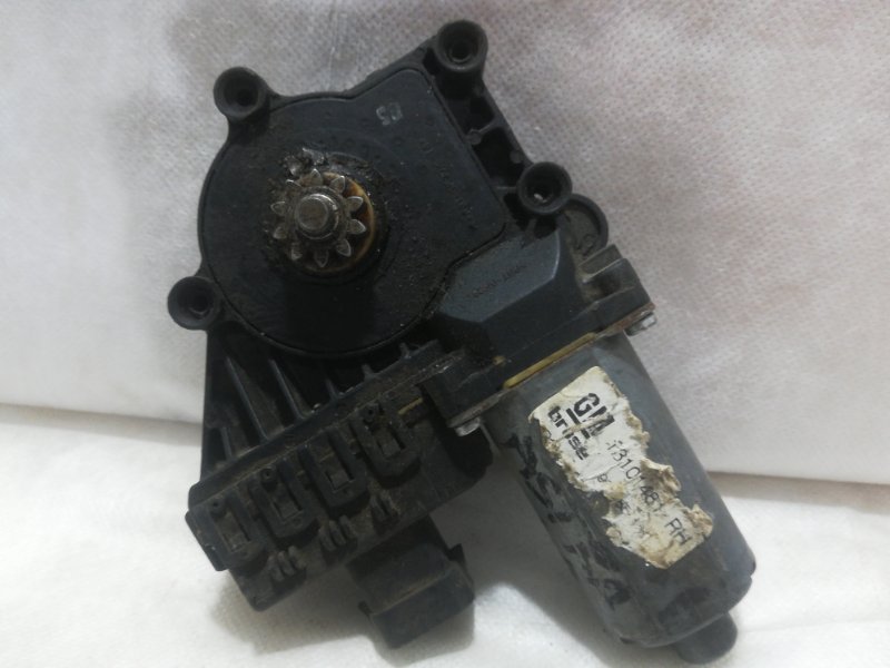 Мотор стеклоподъемника передний правый OPEL ASTRA H L48