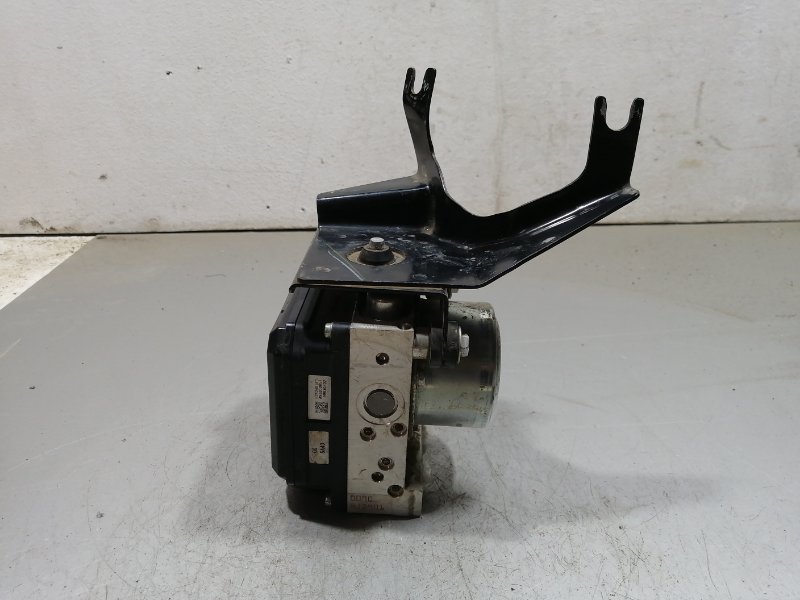 Блок abs (насос) NISSAN JUKE 2011-2019 F15 476601KK0B Б/У