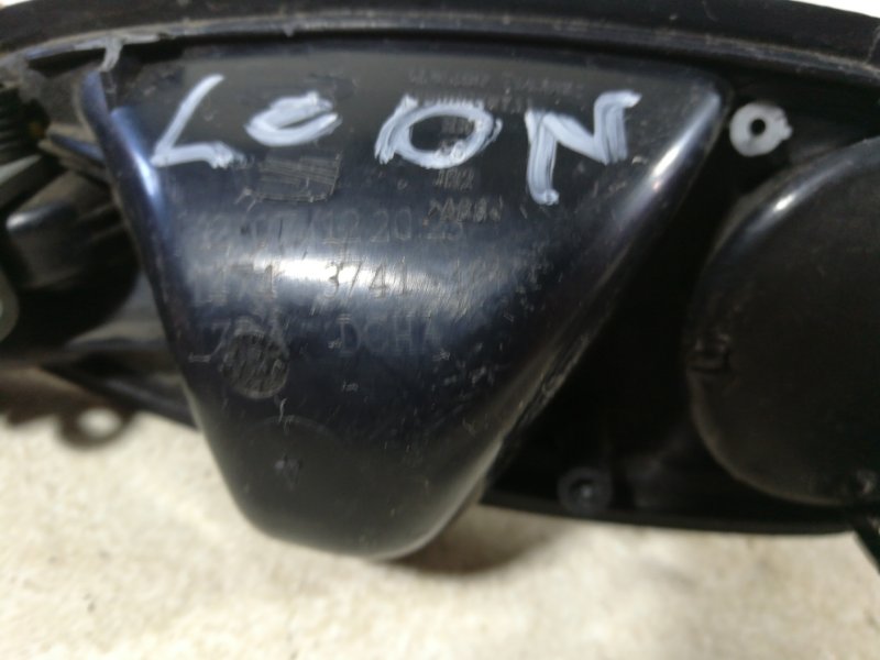 Ручка двери внутренняя передняя правая LEON 2005-2013 1P1