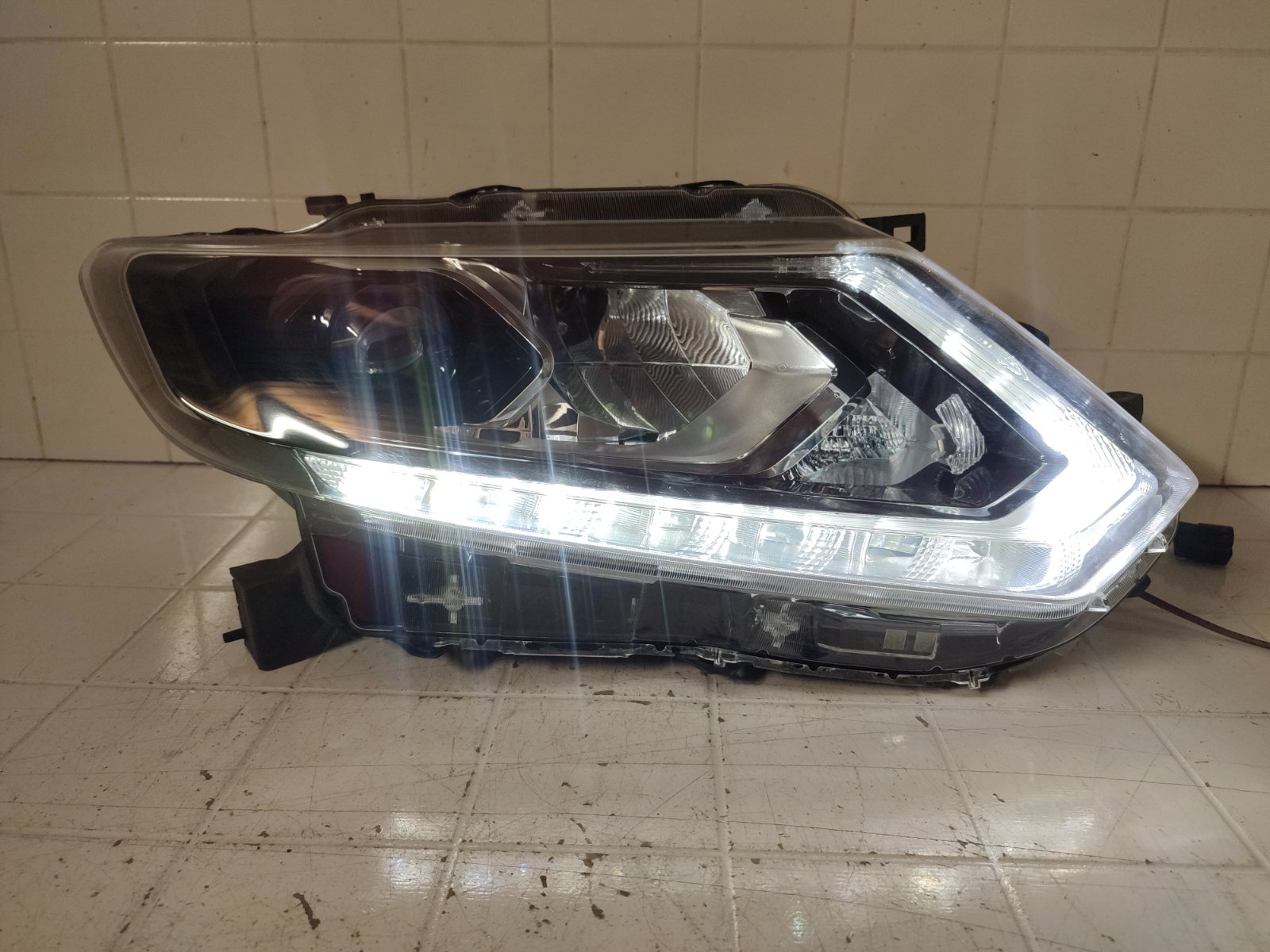 Фара led передняя правая NISSAN X-TRAIL 3 Дорестайлинг 2013-2018 T32 260254CC6C Б/У