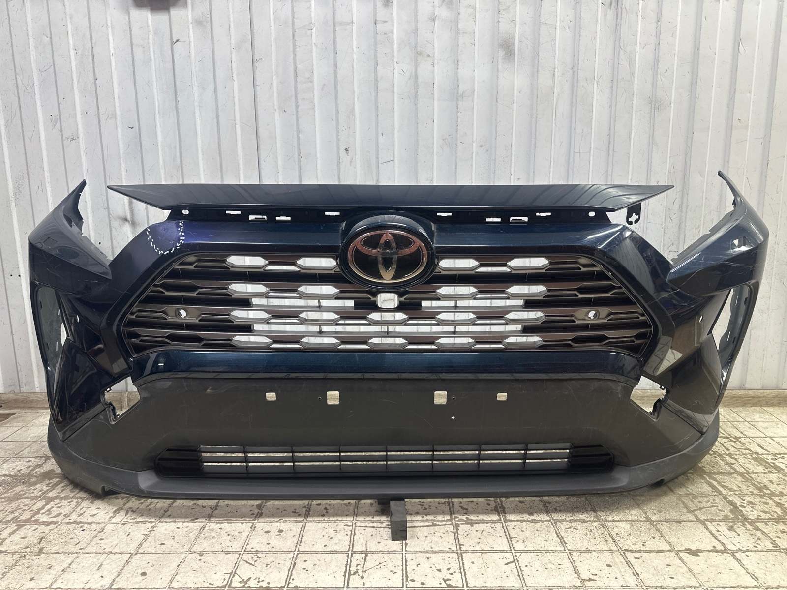 Бампер передний TOYOTA RAV 4 2018-2023 XA50 521190R926 купить Б/У id39271