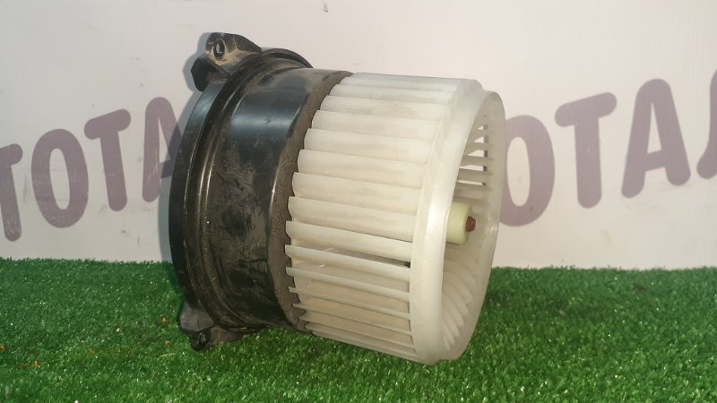 Мотор печки задний TOYOTA VOXY ZRR75 3ZRFE 8710328110 контрактная