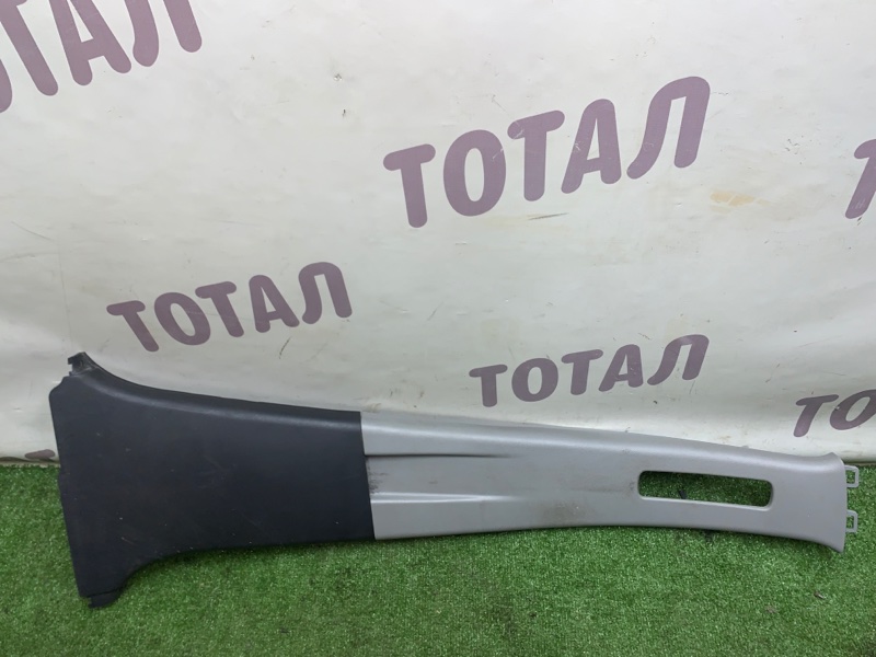 Накладка на стойку кузова задняя правая TOYOTA VITZ 2008 NCP95 2NZFE 62411-52120 Б/У