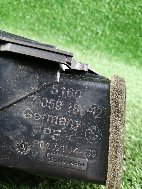 Дефлектор правый 1-series 2007 E81 N47D20A