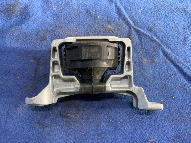 Подушка кпп форд фокус 2 1. Подушка двигателя ford focus 3. Подушка двигателя форд фокус 3. Правая опора двс форд фокус 3. 6 125 л.