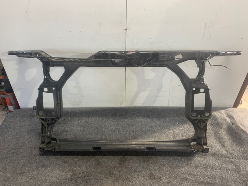 Запчасть рамка радиатора Audi A4 2010 8K2 8k0805594j Б/У Рамка радиатора Audi A4 2010 8K2 8k0805594j Б/У