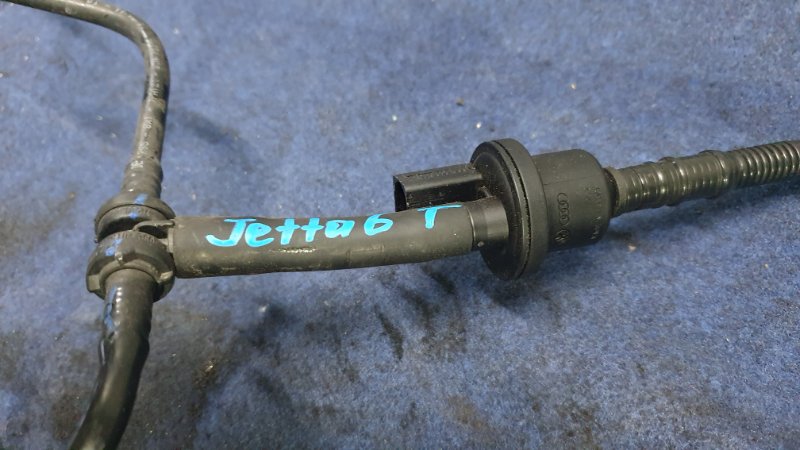 Клапан вентиляции Jetta 2011г 162