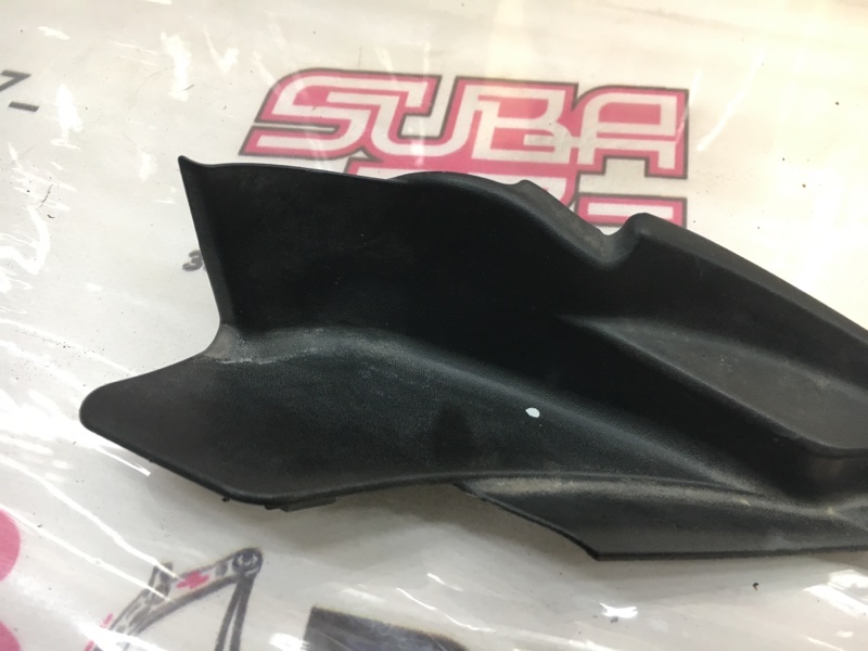 Уголок жабо правый Subaru Impreza WRX STI GRB EJ207