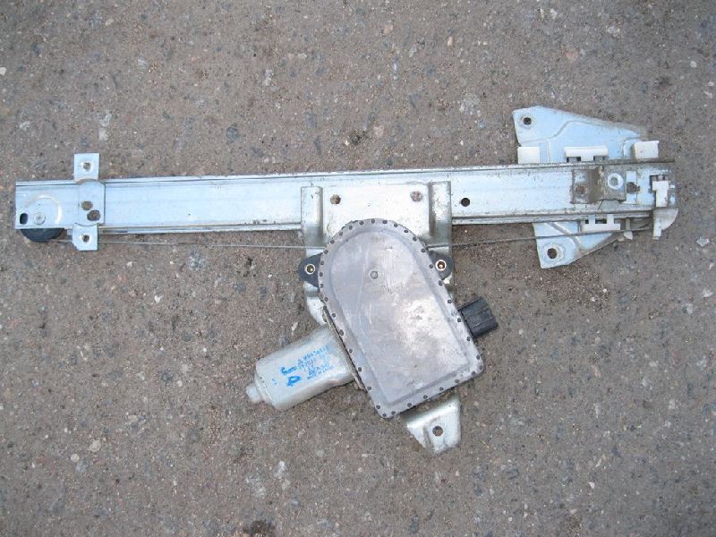 Стеклоподъемник задний правый MITSUBISHI PAJERO 3 2000 2001 2002 2003 2004 2005 2006 V64W 4D56 MN117068 Б/У