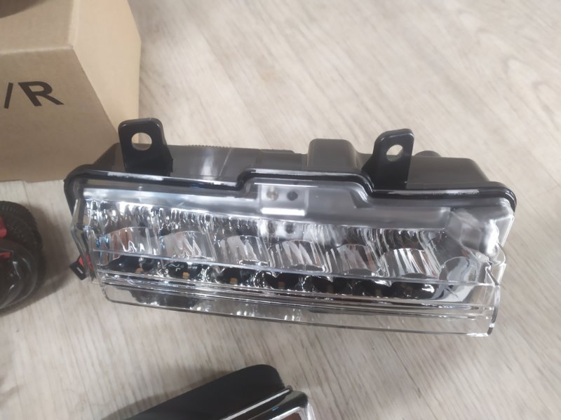 Фара ходовой огонь (LED) передняя PAJERO 4 2006- V87W 4M41