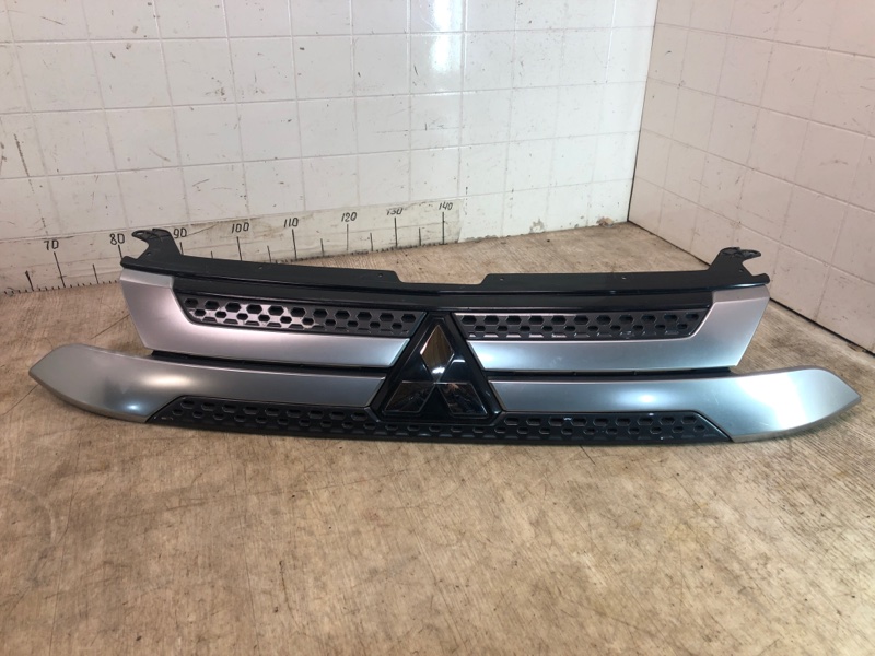 Решетка радиатора передняя MITSUBISHI OUTLANDER 3 2019 2020 2021 GF2W 4B10 7450B298 Б/У