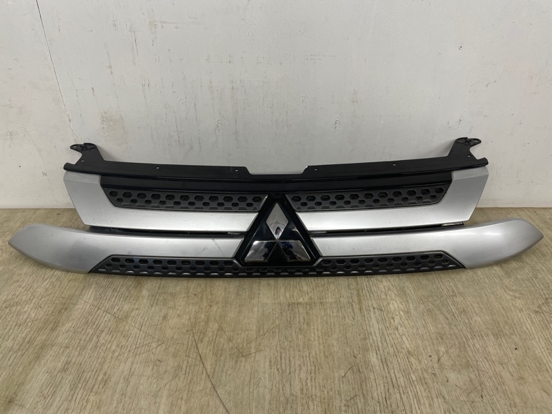 Решетка радиатора MITSUBISHI OUTLANDER 3 2019 2020 2021 GF2W 4B10 7450B298 Б/У