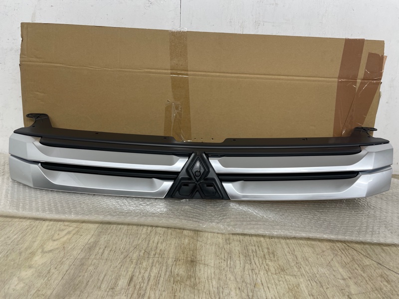 Решетка радиатора MITSUBISHI OUTLANDER 3 2012- GF2W 4B10 MBL1500202 новая