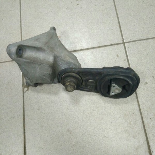 Опора двигателя Renault Megane 2 2007 K9K 8200509784 Б/У