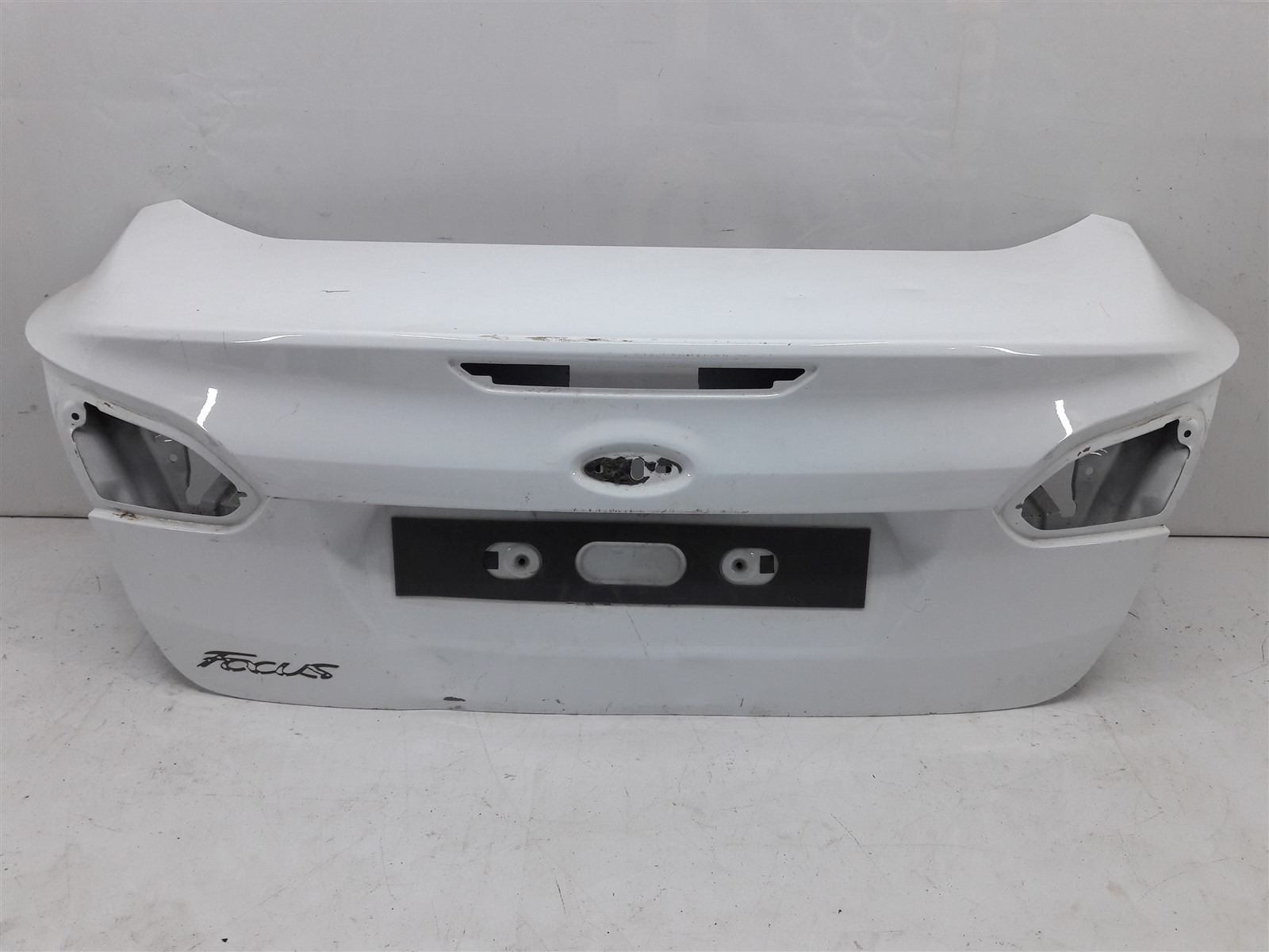 Крышка багажника Ford Focus 3 2010- CB8 1796141 купить Б/У id15757