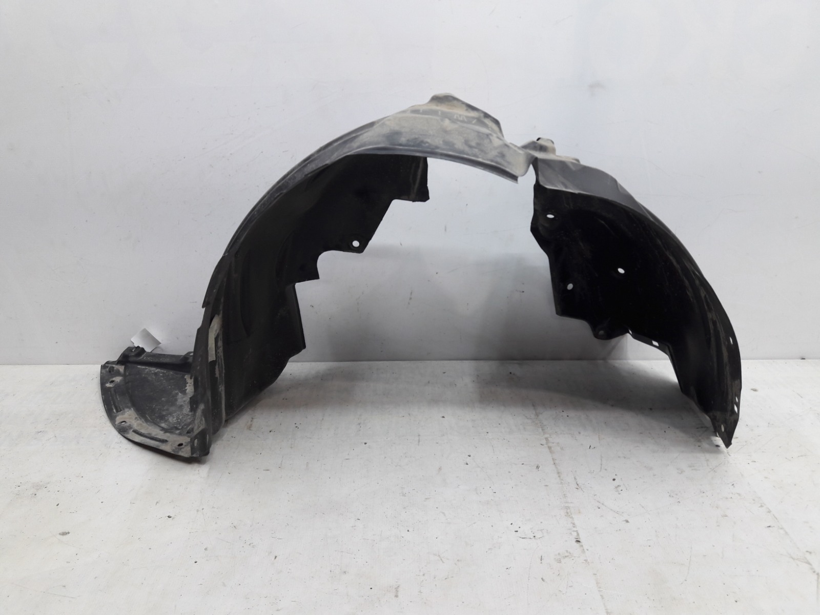 Kf kb. Kb7w56140c. Подкрылки Mazda MPV. Подкрылок передний КАМАЗ. Подкрылок передний КАМАЗ 65115