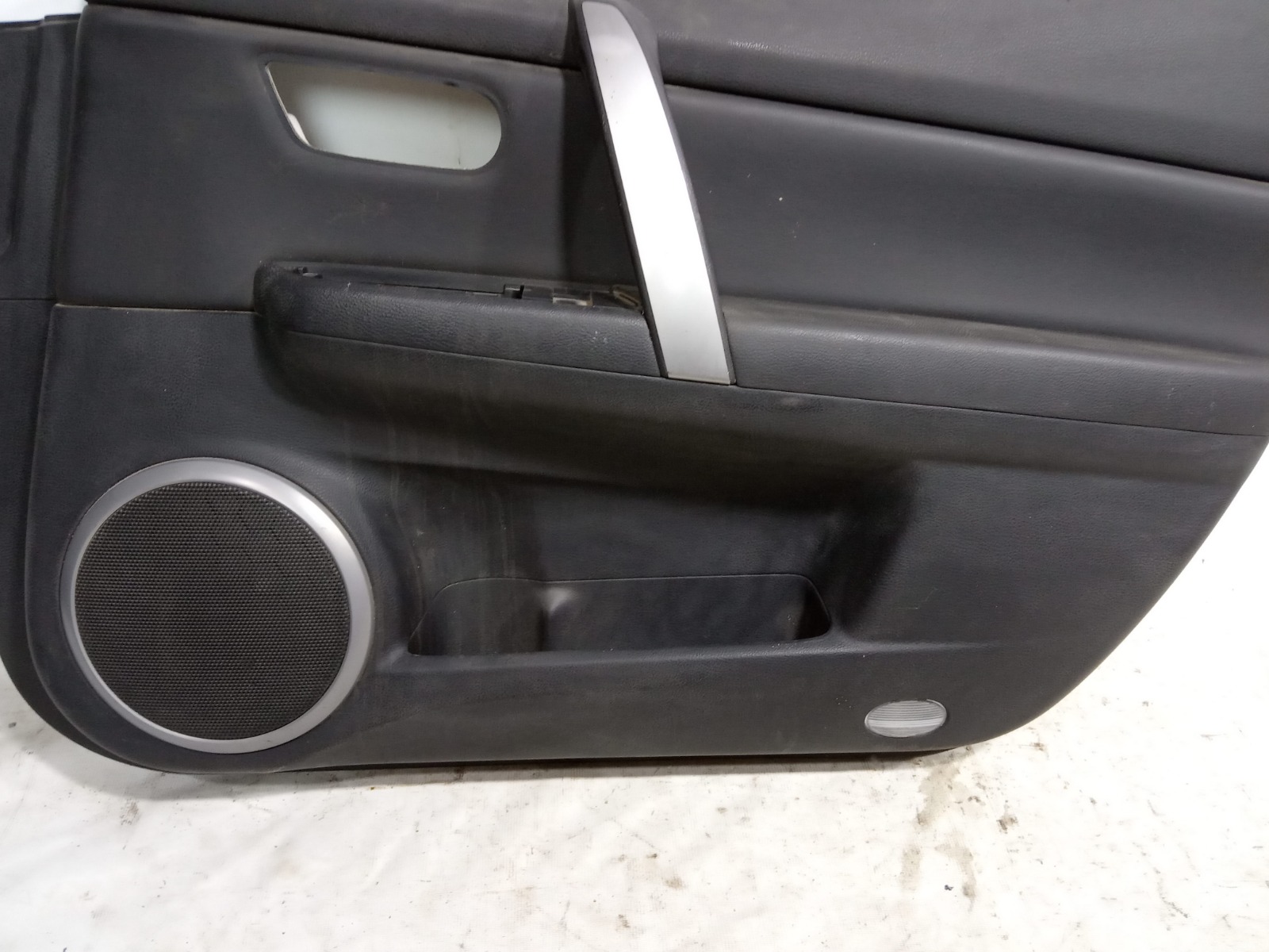Обшивка двери передняя правая Mazda 6 GH