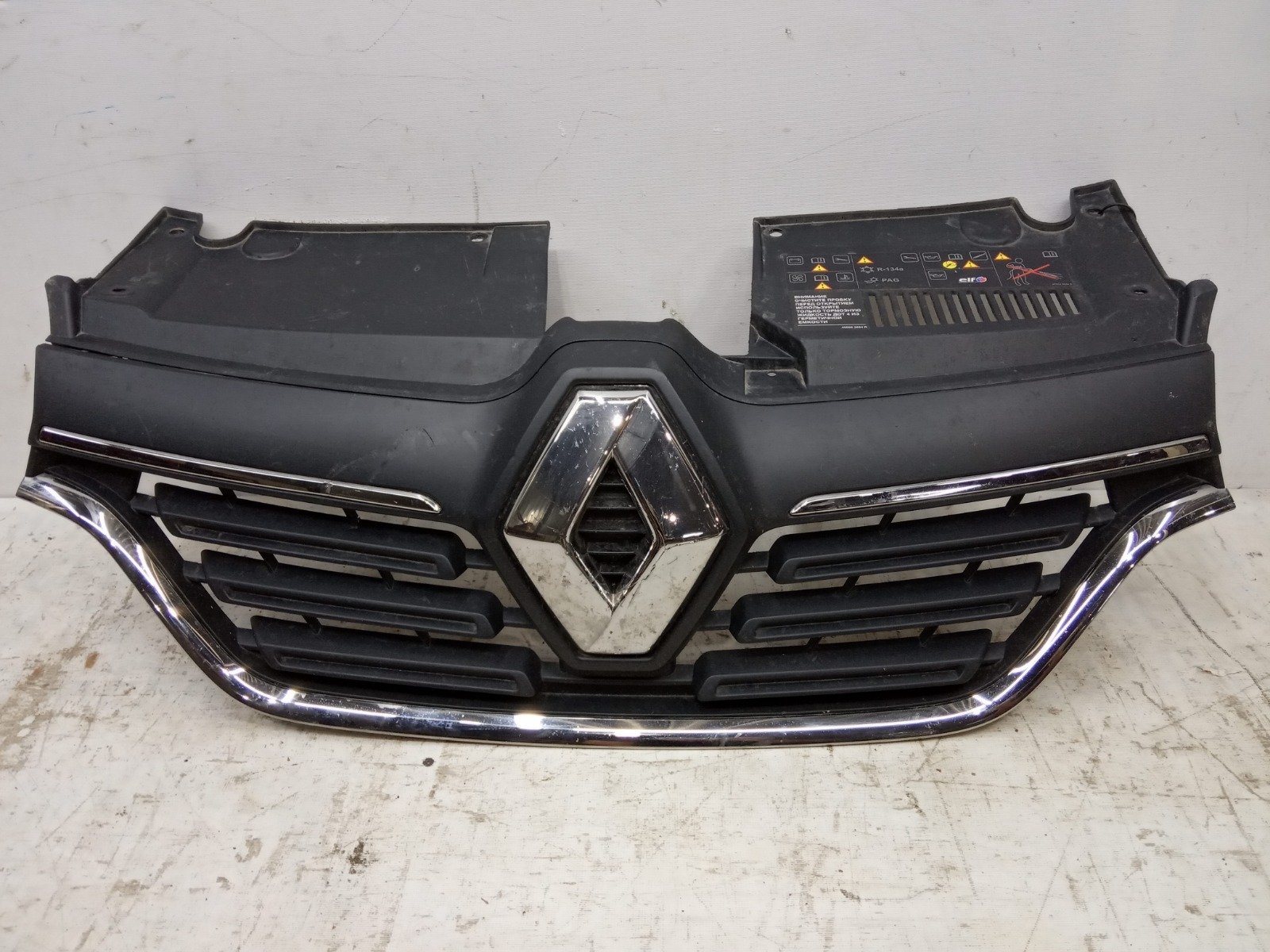 Решетка радиатора рено логан 2019. Решетка радиатора рено логан рестайлинг. Решетка радиатора рено логан. Решетка радиатора рено логан 2 рестайлинг. Решетка радиатора рено логан.