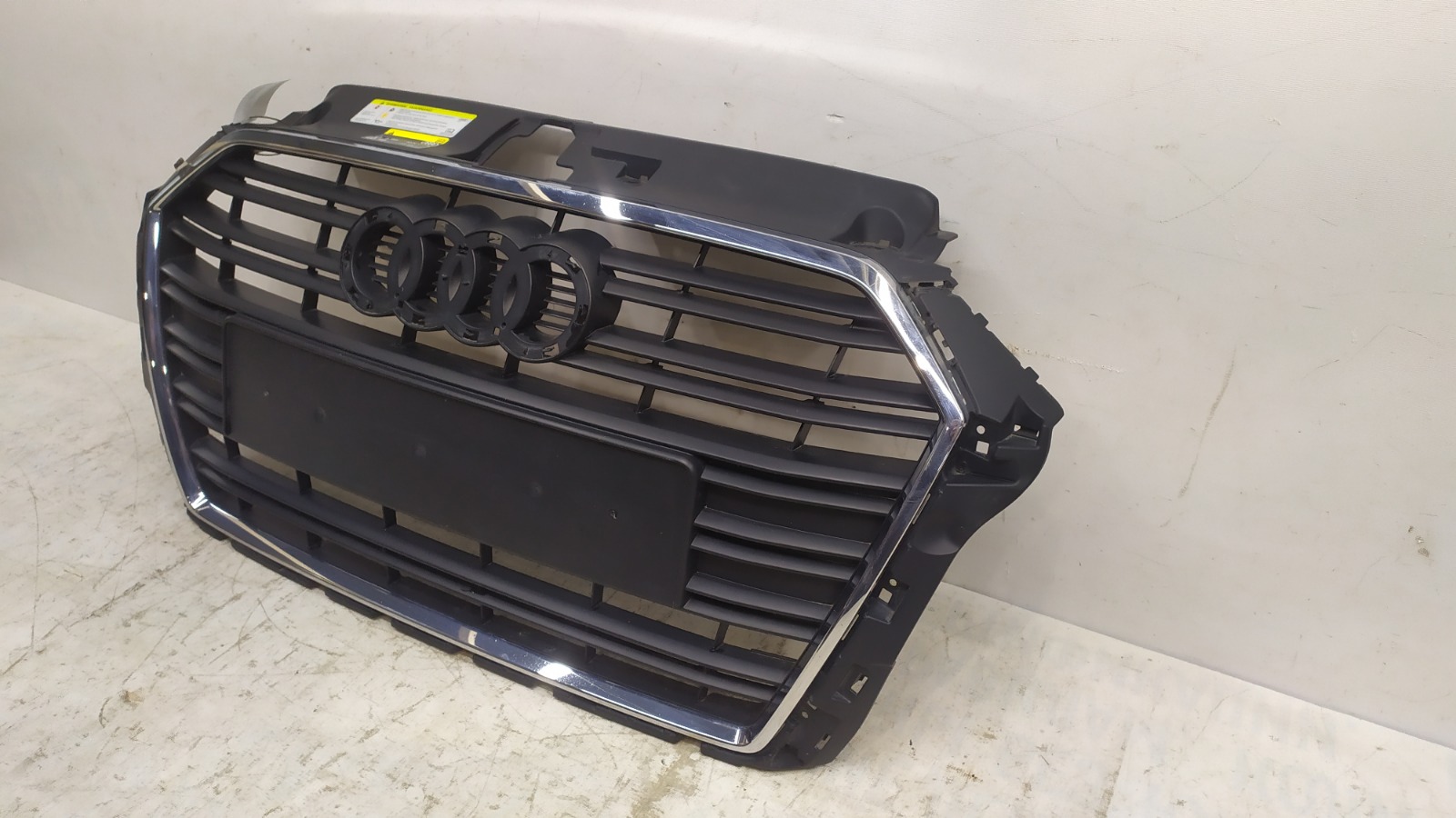 Решетка радиатора Audi A3 8V