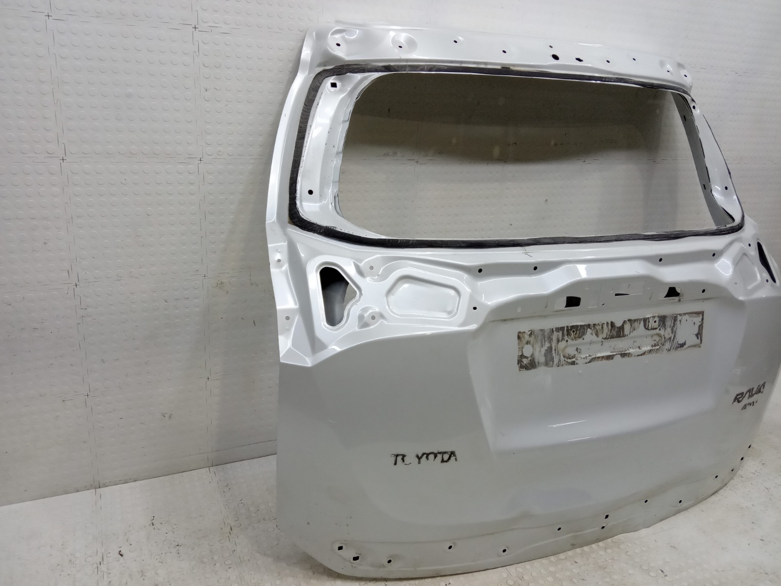 Крышка багажника Toyota Rav4 2015-2019 XA40 6700542550 купить Б/У id56136