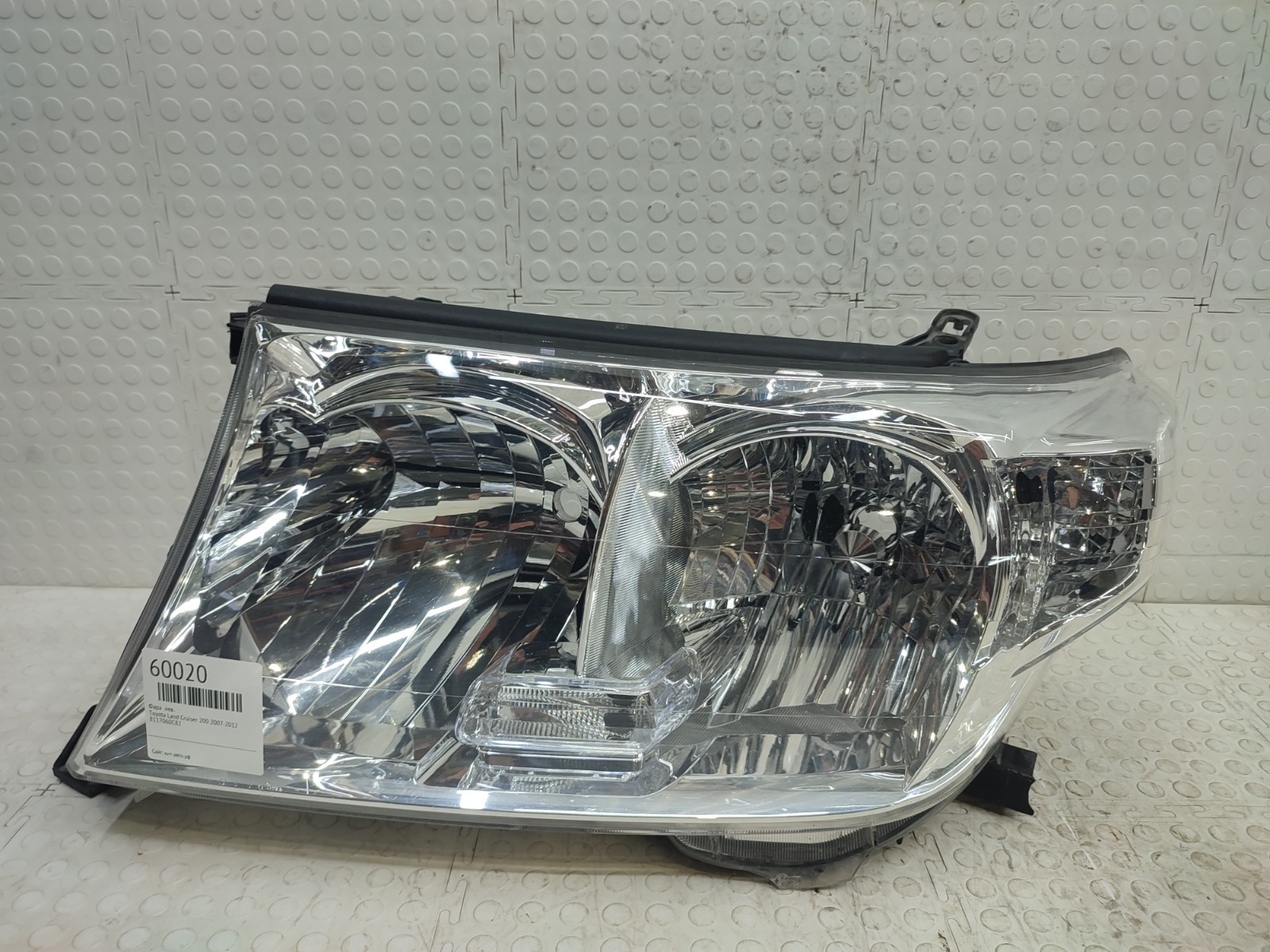 Фара левая Toyota Land Cruiser 2007-2012 200 8117060C82 купить Б/У id60020