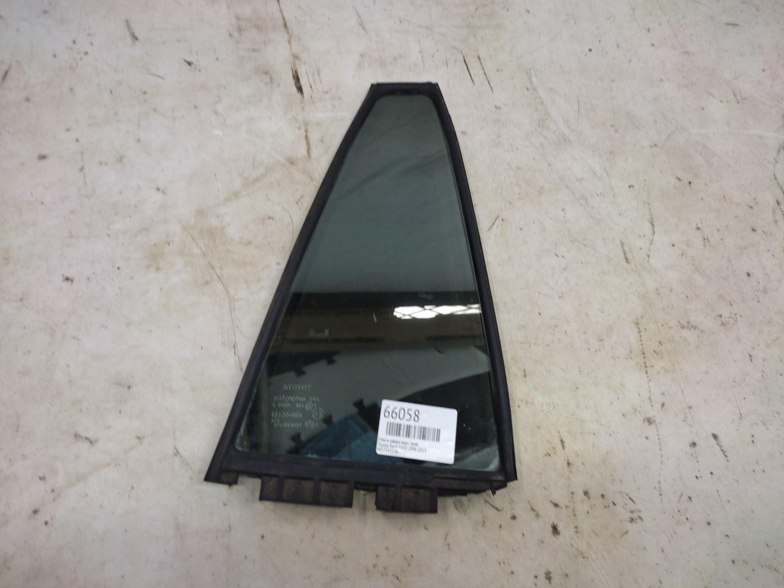 Стекло двери заднее правое Toyota Rav4 2006-2013 XA30 6812342120 Б/У