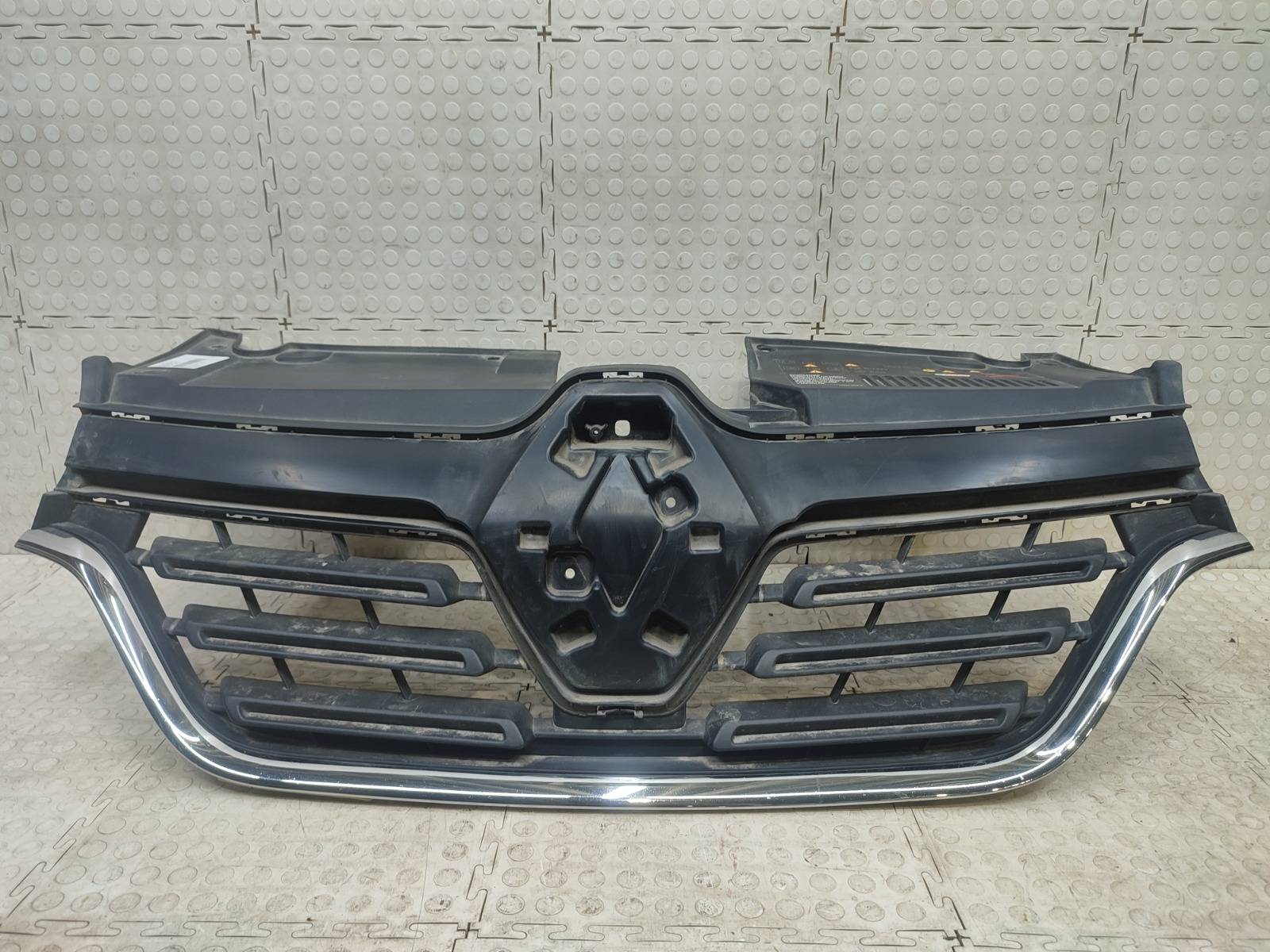 Накладка передней панели Renault Logan 2 2018- 623105887R купить Б/У id80937