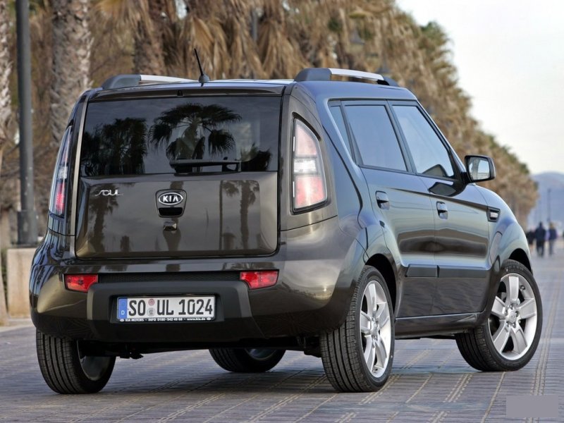 Накладка на бампер задняя KIA SOUL AM 86611-2K100 новая