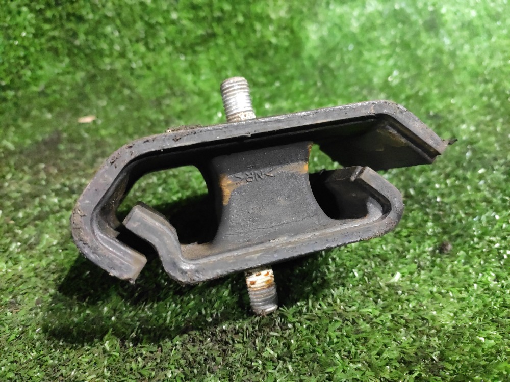 Подушка двигателя левая NISSAN NV100 CLIPPER DR17V R06A контрактная