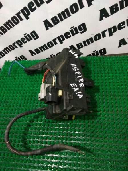 Блок предохранителей под капот Mitsubishi Aspire 1997.08 EA1A 4G93 MR252886 контрактная